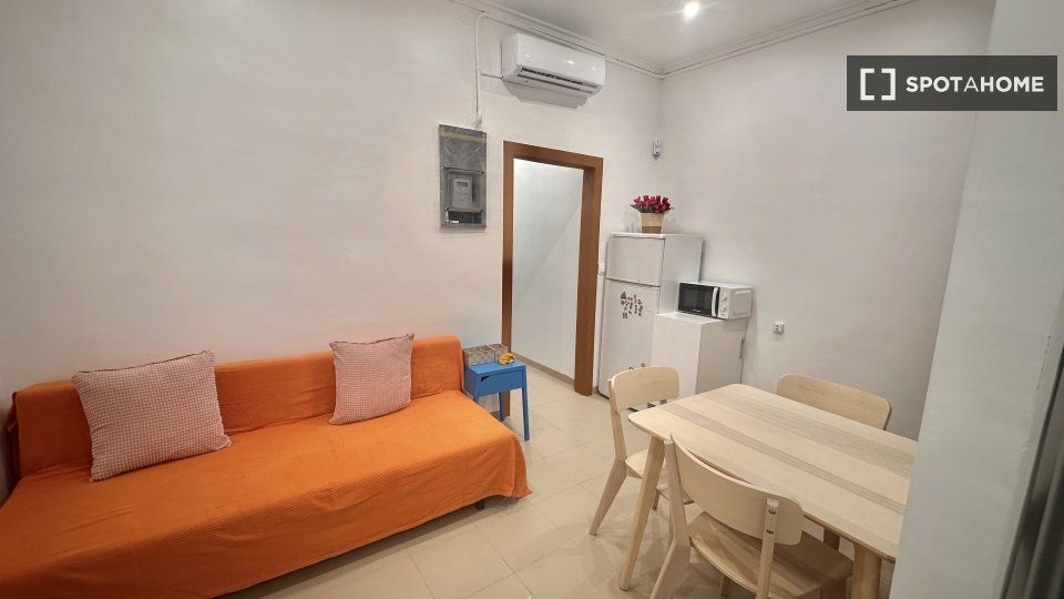 Living room of Flat to rent in  Barcelona Capital  with Air Conditioner, Heating and Furnished