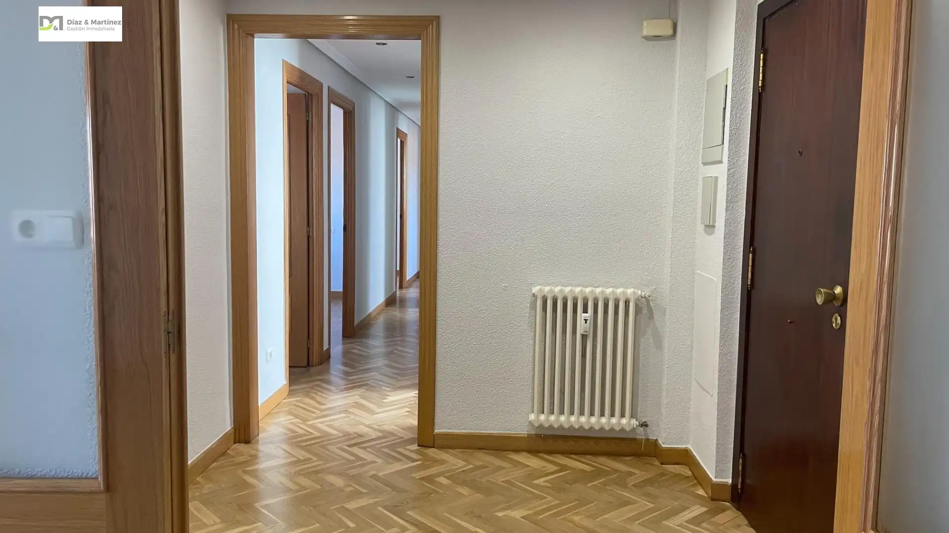 Piso en venta en León Capital  con Calefacción, Parquet y Terraza
