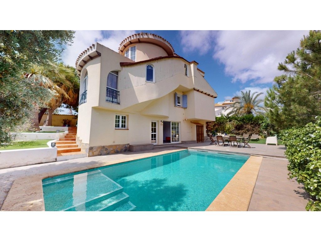 Vista exterior de Casa o chalet en venta en Orihuela con Aire acondicionado, Calefacción y Jardín privado