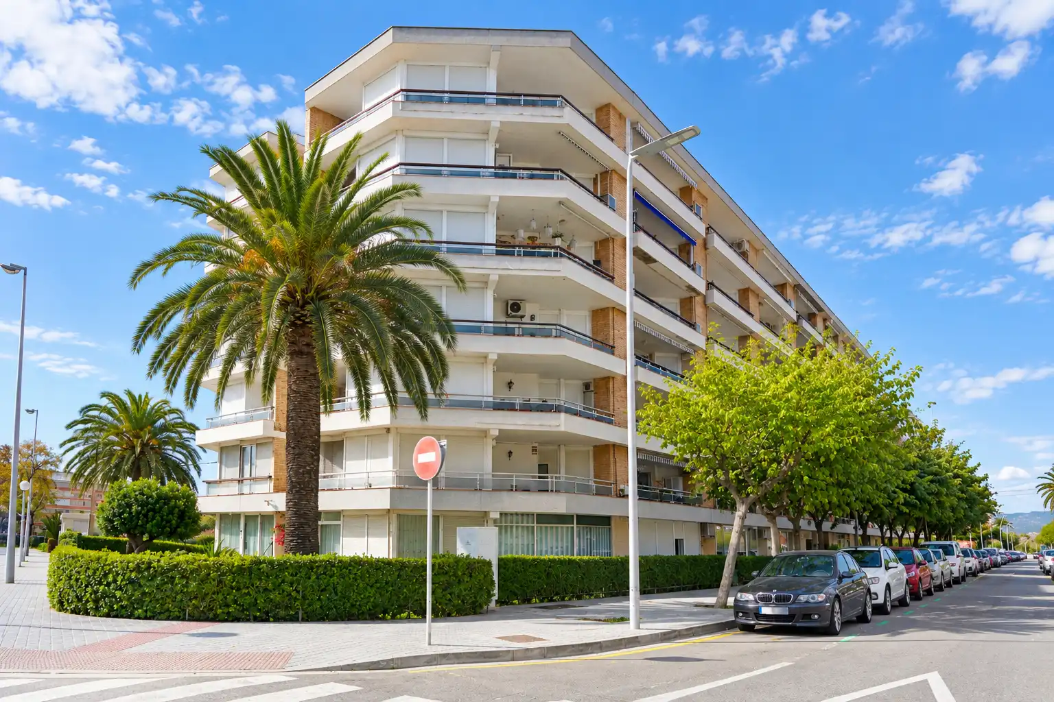 Vista exterior de Piso en venta en La Pineda
