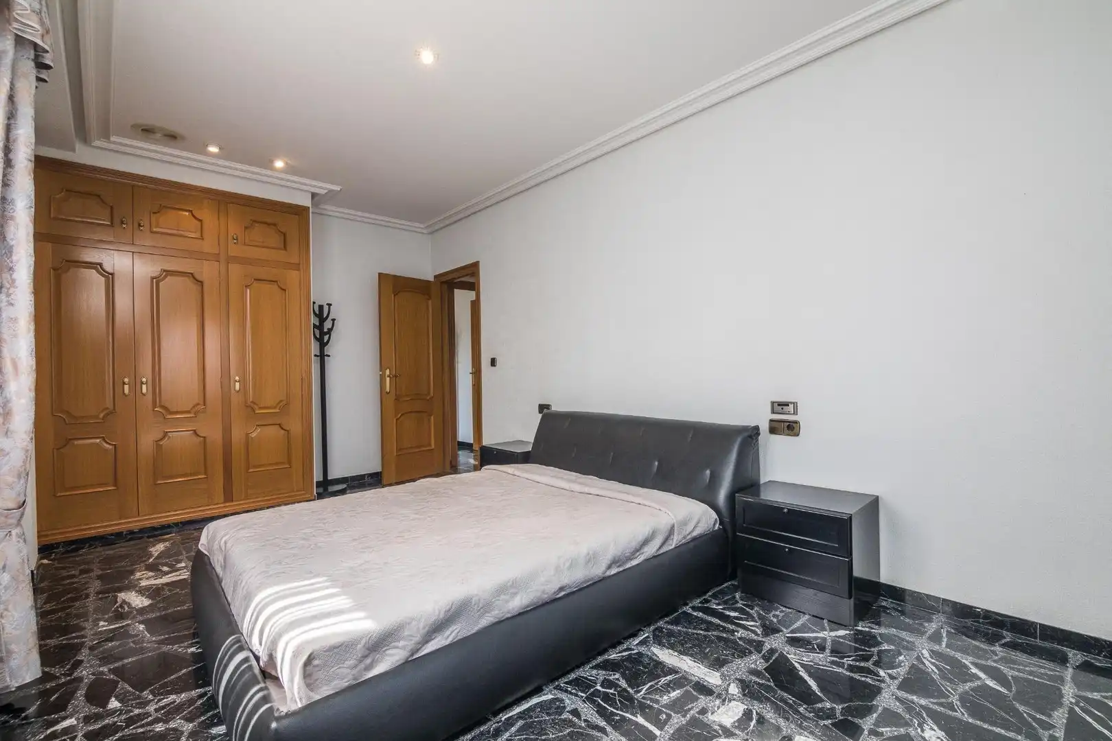 Dormitori de Casa o xalet en venda en Elche / Elx amb Jardí privat, Terrassa i Piscina