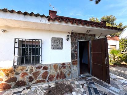 Exterior view of House or chalet for sale in Vilanova i la Geltrú  with Private garden