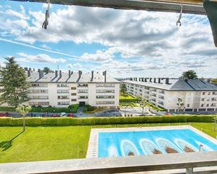 Vista exterior de Dúplex en venda en El Escorial amb Calefacció, Terrassa i Traster