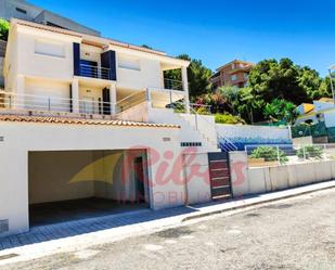 Vista exterior de Casa o xalet en venda en Cullera amb Aire condicionat, Terrassa i Piscina