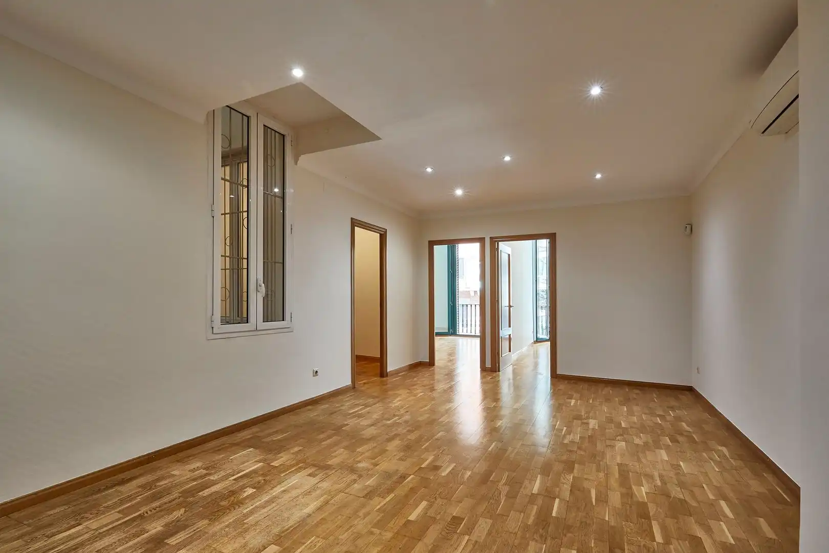 Apartments for sale in Barcelona  with Air Conditioner, Terrace and Balcony