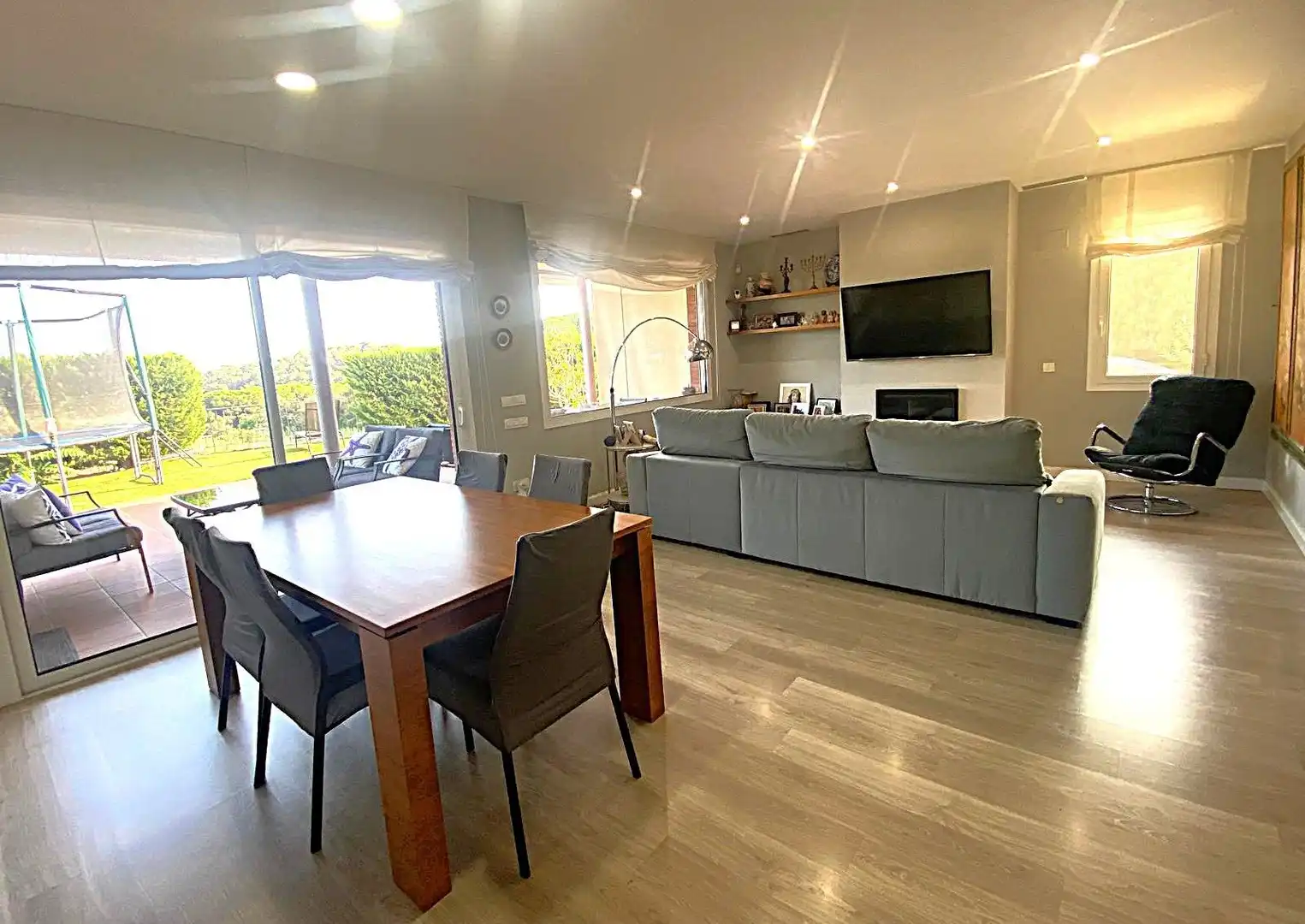 Esszimmer von Haus oder Chalet zum Verkauf in Sant Vicenç de Montalt mit Klimaanlage, Heizung und Privatgarten