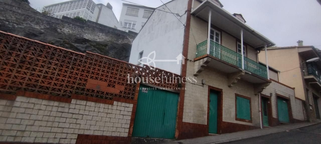 Vista exterior de Casa o xalet en venda en Ferrol amb Jardí privat i Traster
