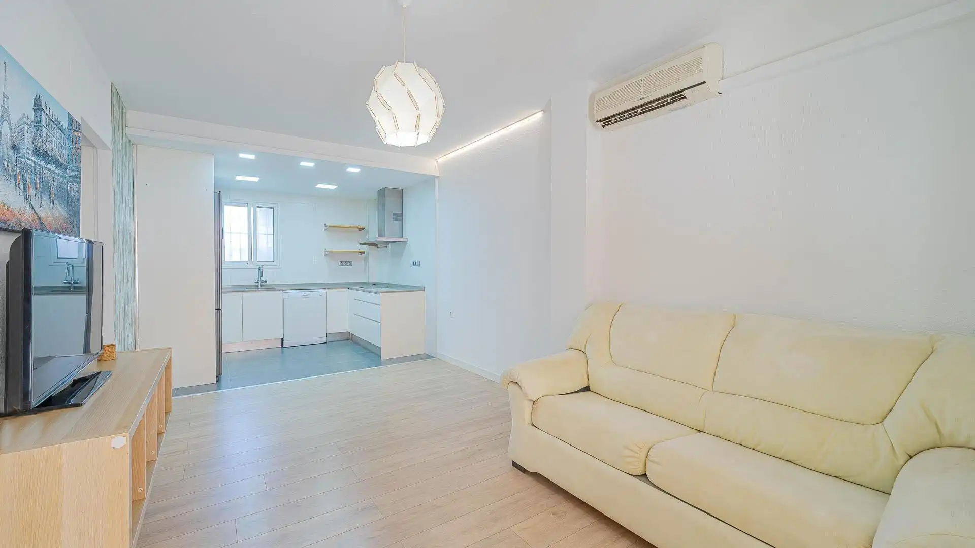 Sala de estar de Planta baja en venta en Torrevieja con Jardín privado, Terraza y Trastero