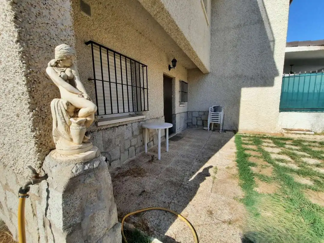 Casa adosada en venta en Hormigos