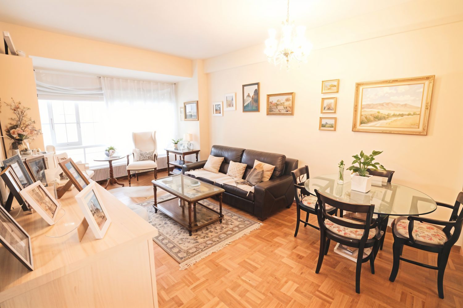 Sala d'estar de Pis en venda en Vitoria - Gasteiz amb Calefacció, Parquet i Terrassa
