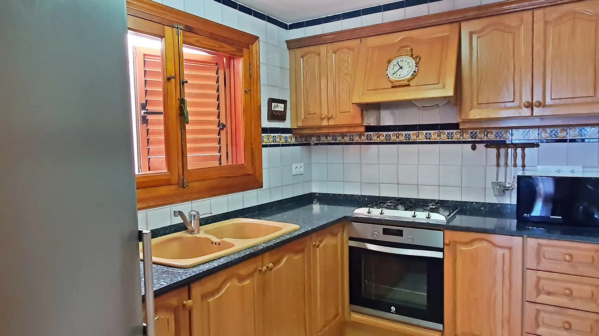 Cocina de Apartamento de alquiler en Miramar con Aire acondicionado, Terraza y Amueblado