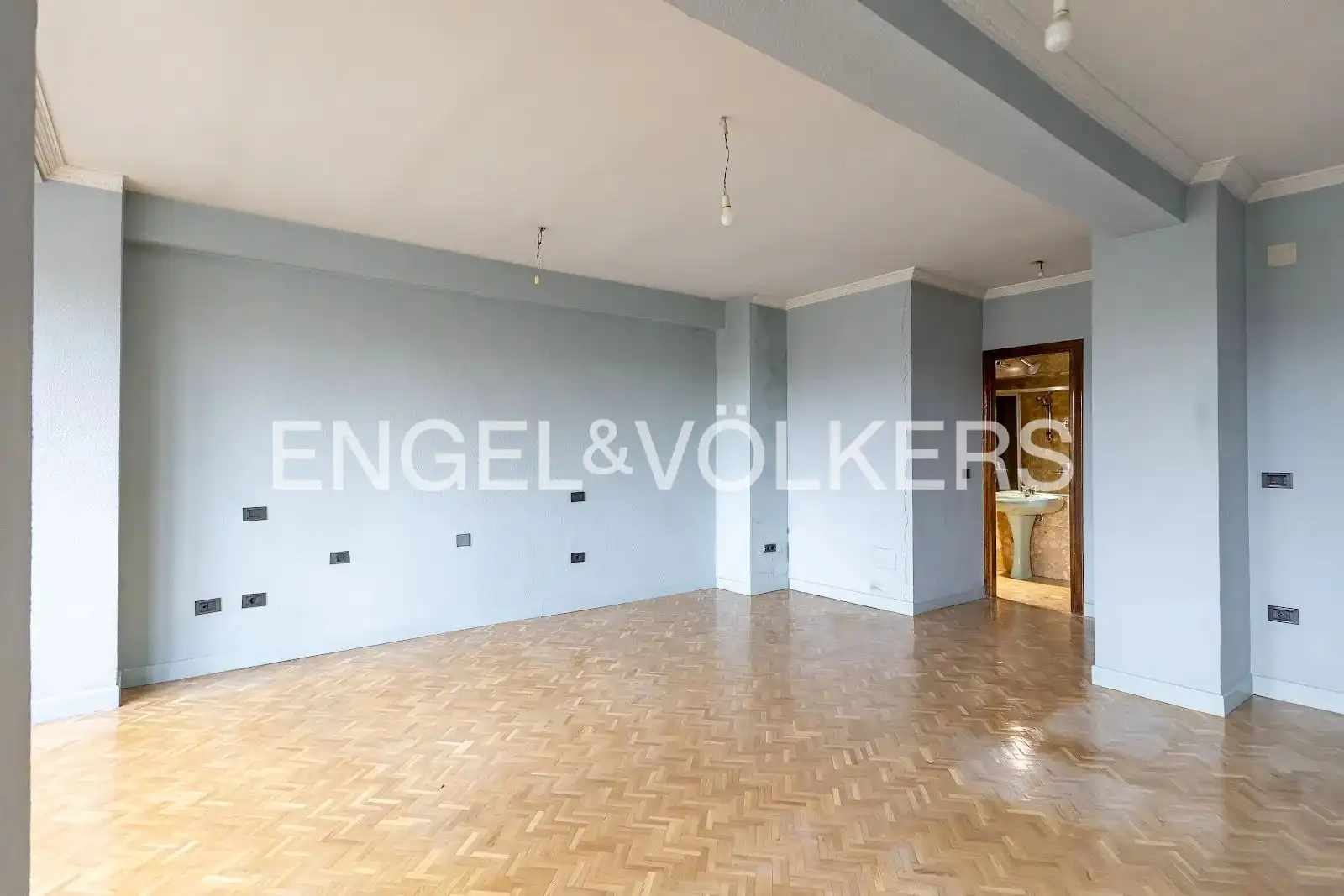 Comedor de Piso en venta en Madrid con Calefacción, Parquet y Terraza