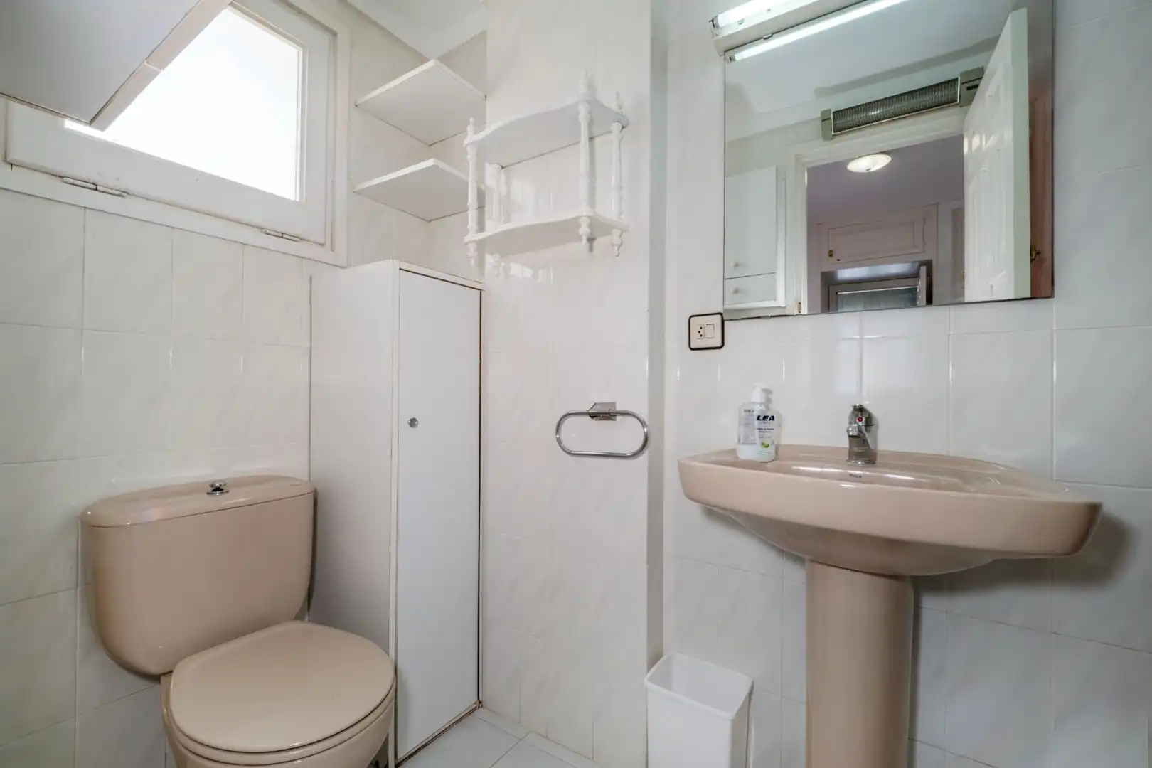 Baño de Piso en venta en Empuriabrava con Piscina