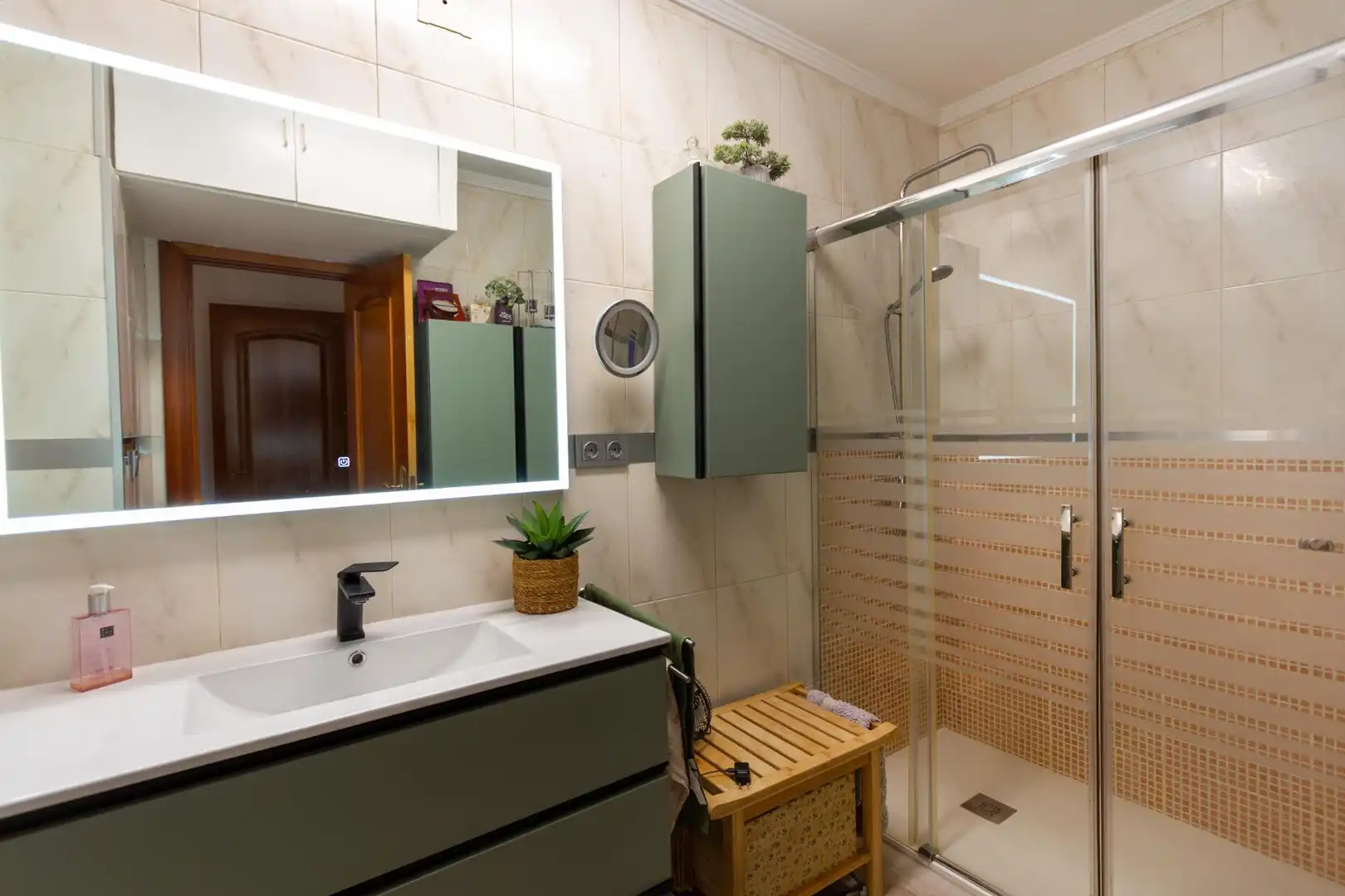 Baño de Piso en venta en Granada con Aire acondicionado y Terraza