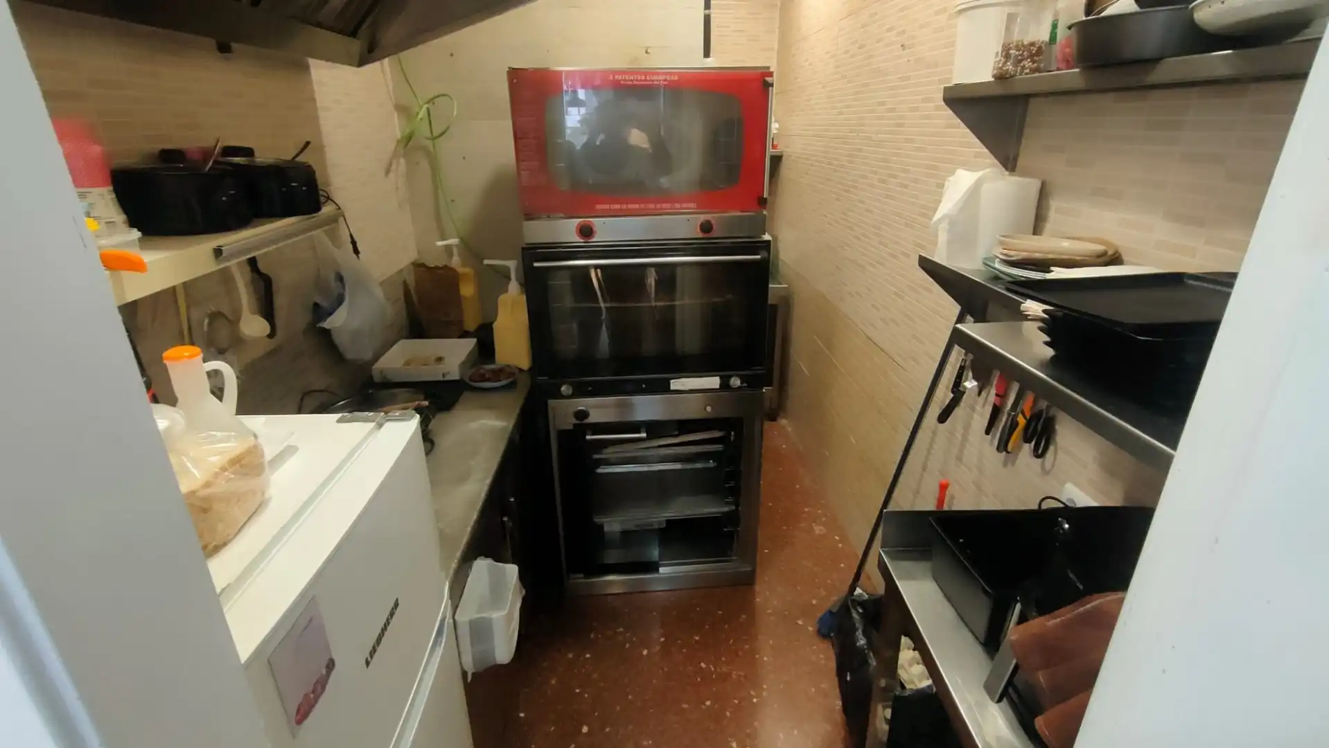 Cocina de Local en traspaso en Barcelona con Aire acondicionado, Terraza y Amueblado
