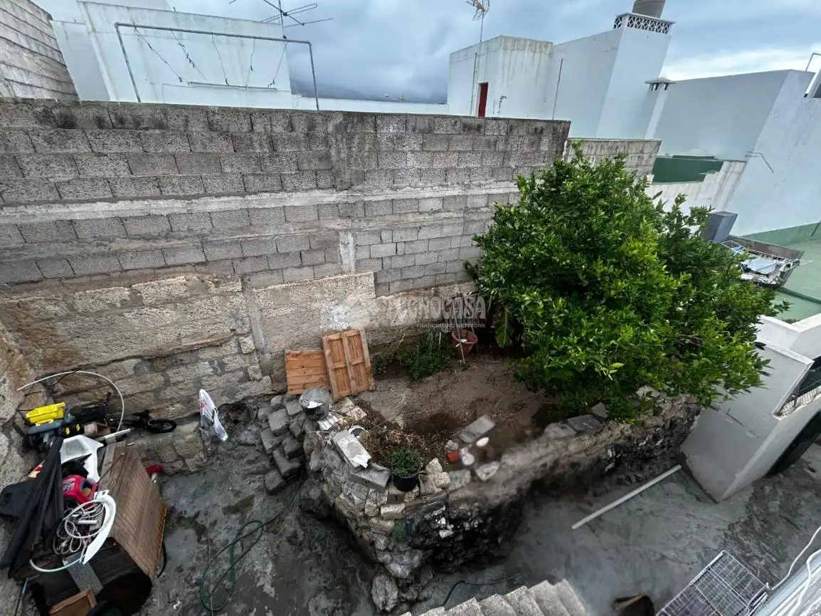 Casa adosada en venda en Güímar amb Traster