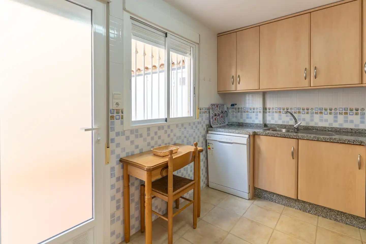Cocina de Casa adosada en venta en Santa Pola con Aire acondicionado, Terraza y Piscina