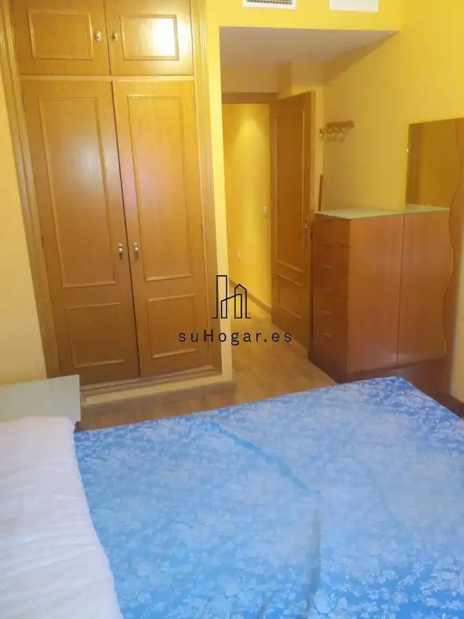 Dormitori de Apartament de lloguer en Badajoz amb Traster i Moblat