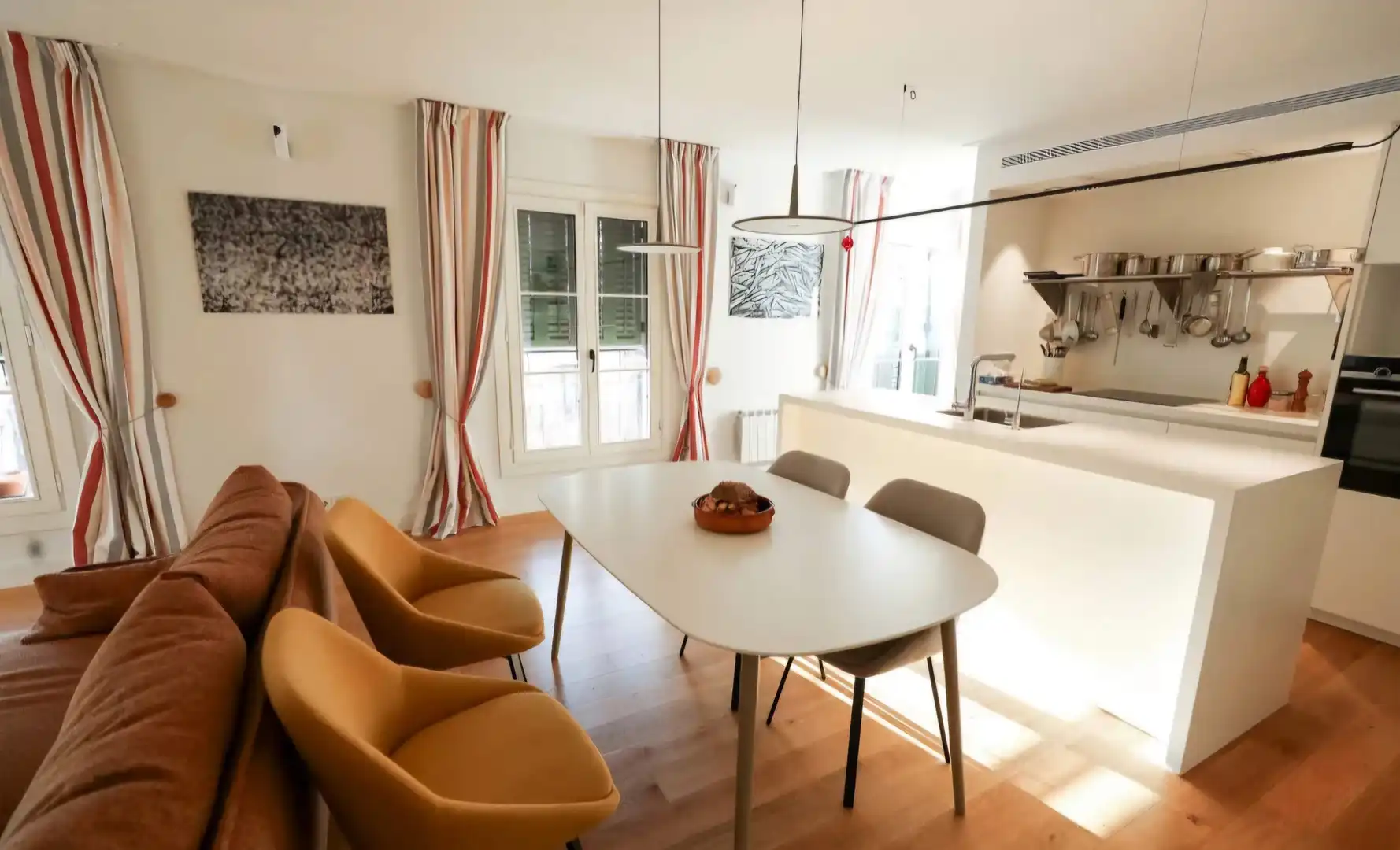 Flat for sale in Carrer de Girona