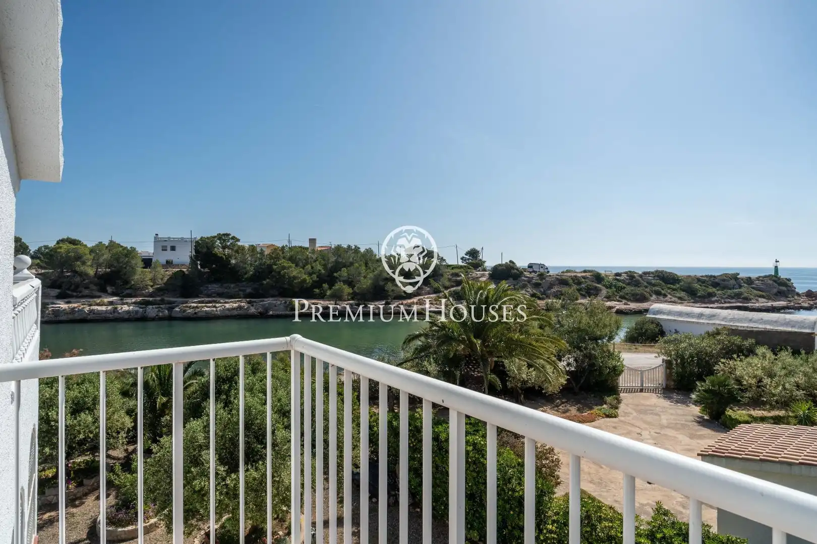 Casa amb terrassa en venda a Roques Daurades - L'Estany