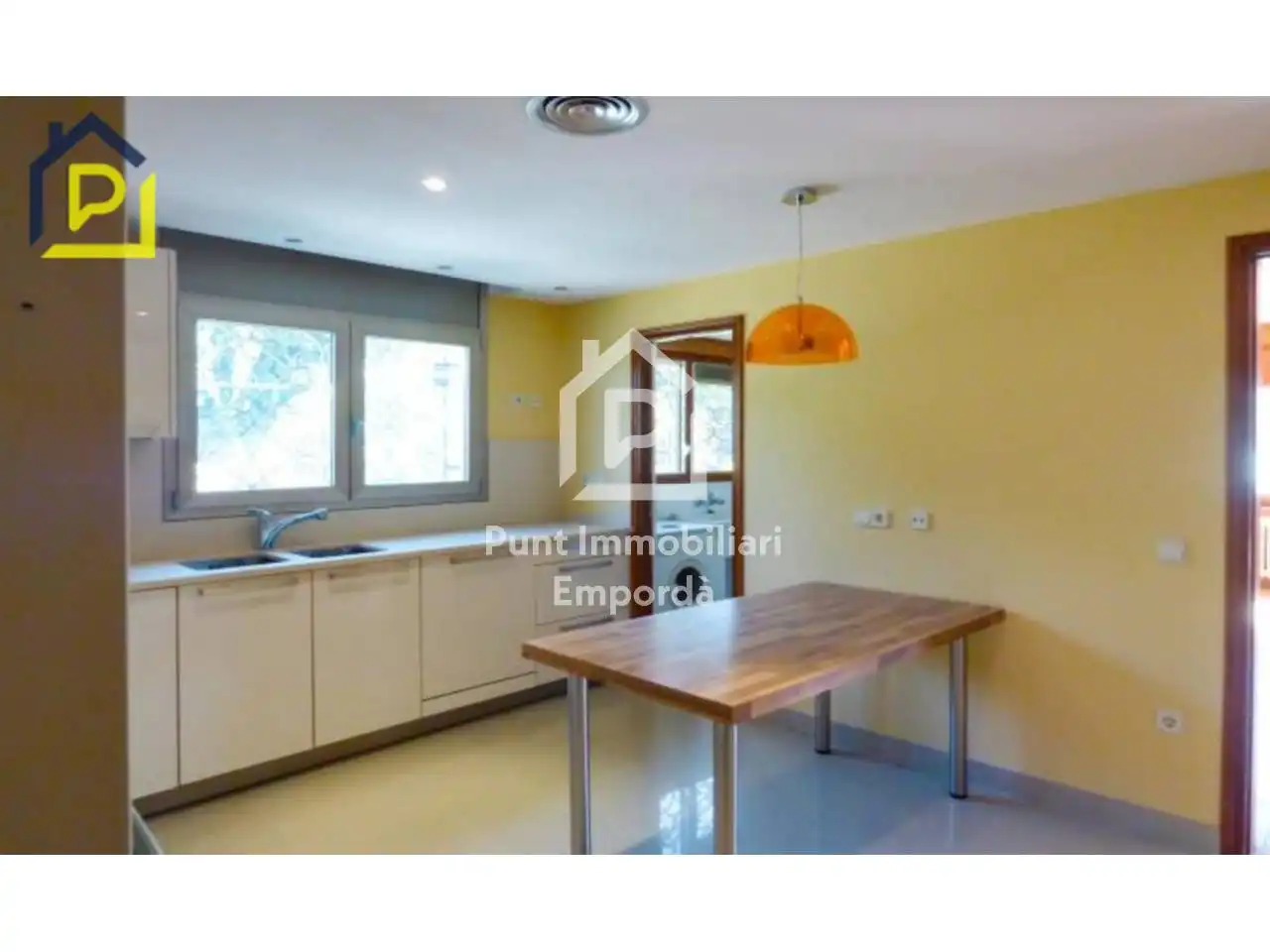 Cocina de Casa o chalet en venta en Sant Climent Sescebes con Calefacción, Jardín privado y Terraza