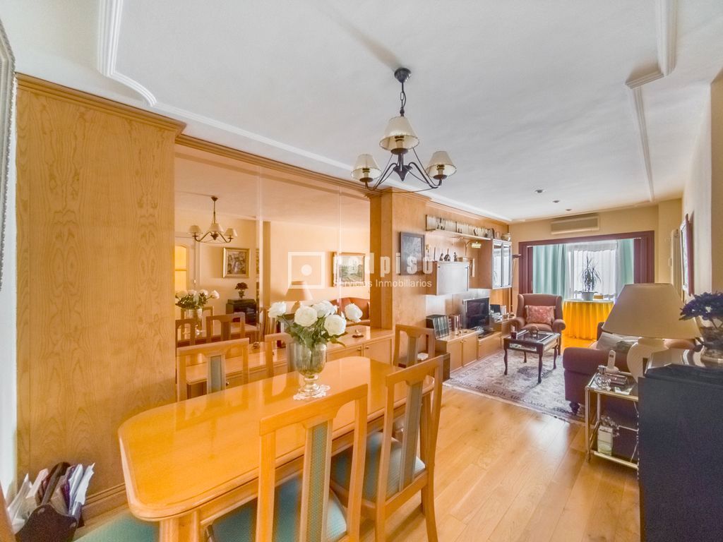 Dining room of Flat for sale in  Madrid Capital  with Heating