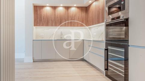 Foto 5 de Piso en venta en Niño Jesús, Madrid