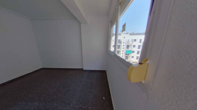 Piso en Venta en C/ Molina de Palau  en En Corts - Doctor Waksman