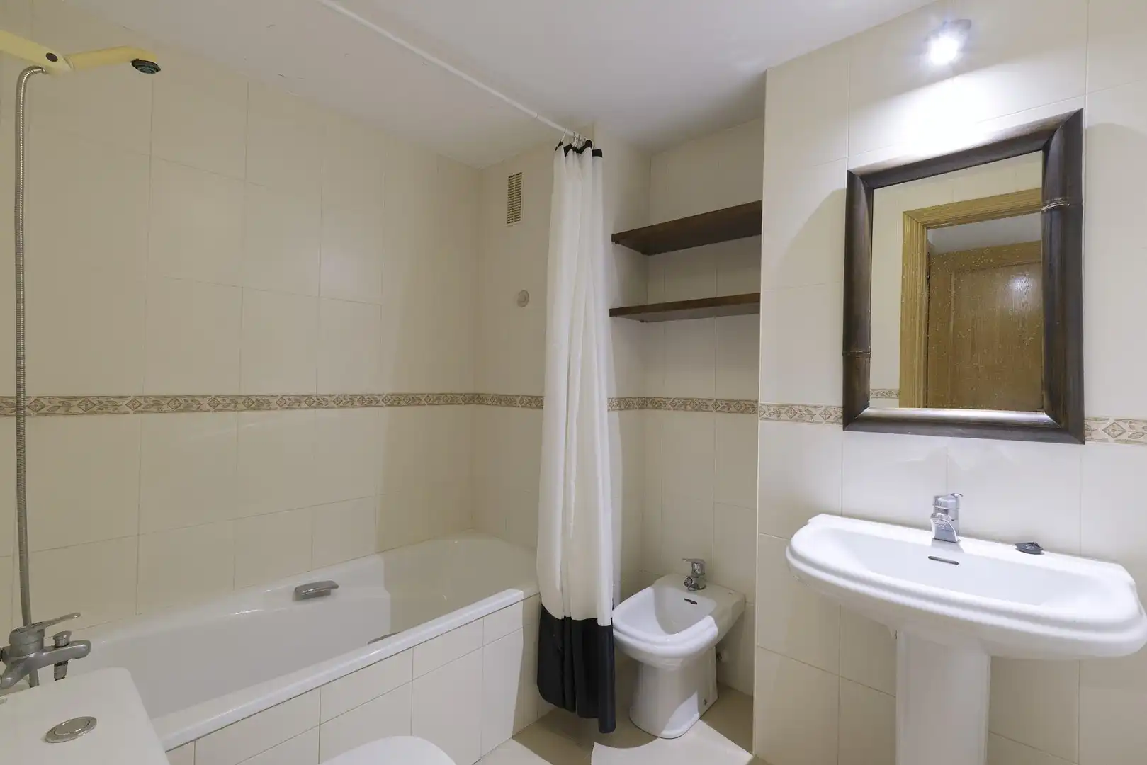 Bathroom of Flat for sale in Málaga  with Terrace, Storage room and Balcony