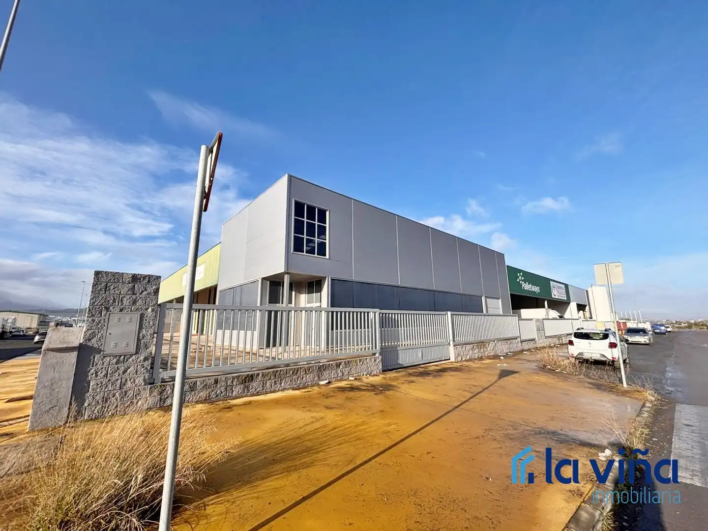 Nau industrial en venda a Zona de la Vega