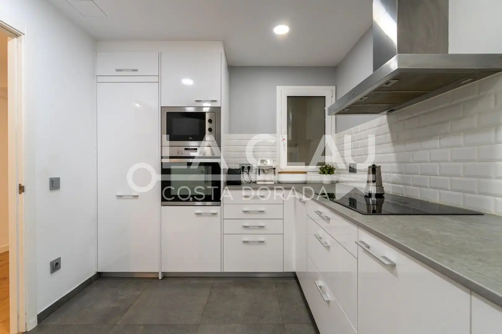 Kitchen of Flat for sale in Tarragona  with Heating, Oven and Microwave