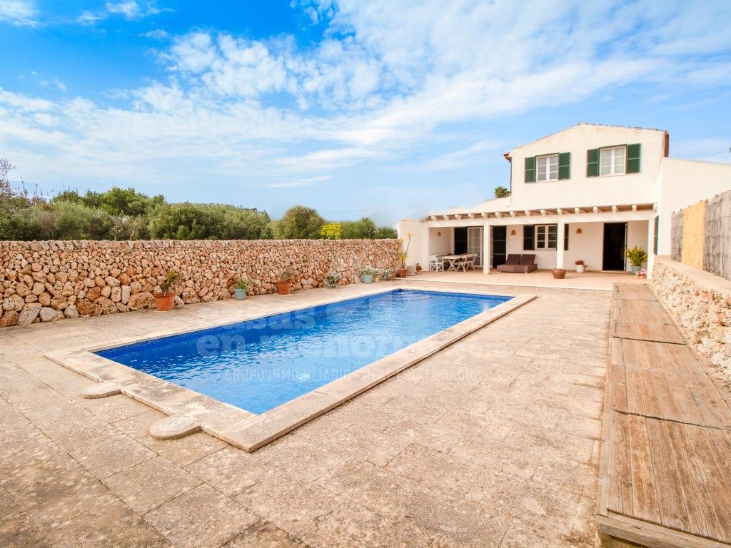 Vista exterior de Finca rústica en venda en Maó amb Calefacció, Jardí privat i Piscina