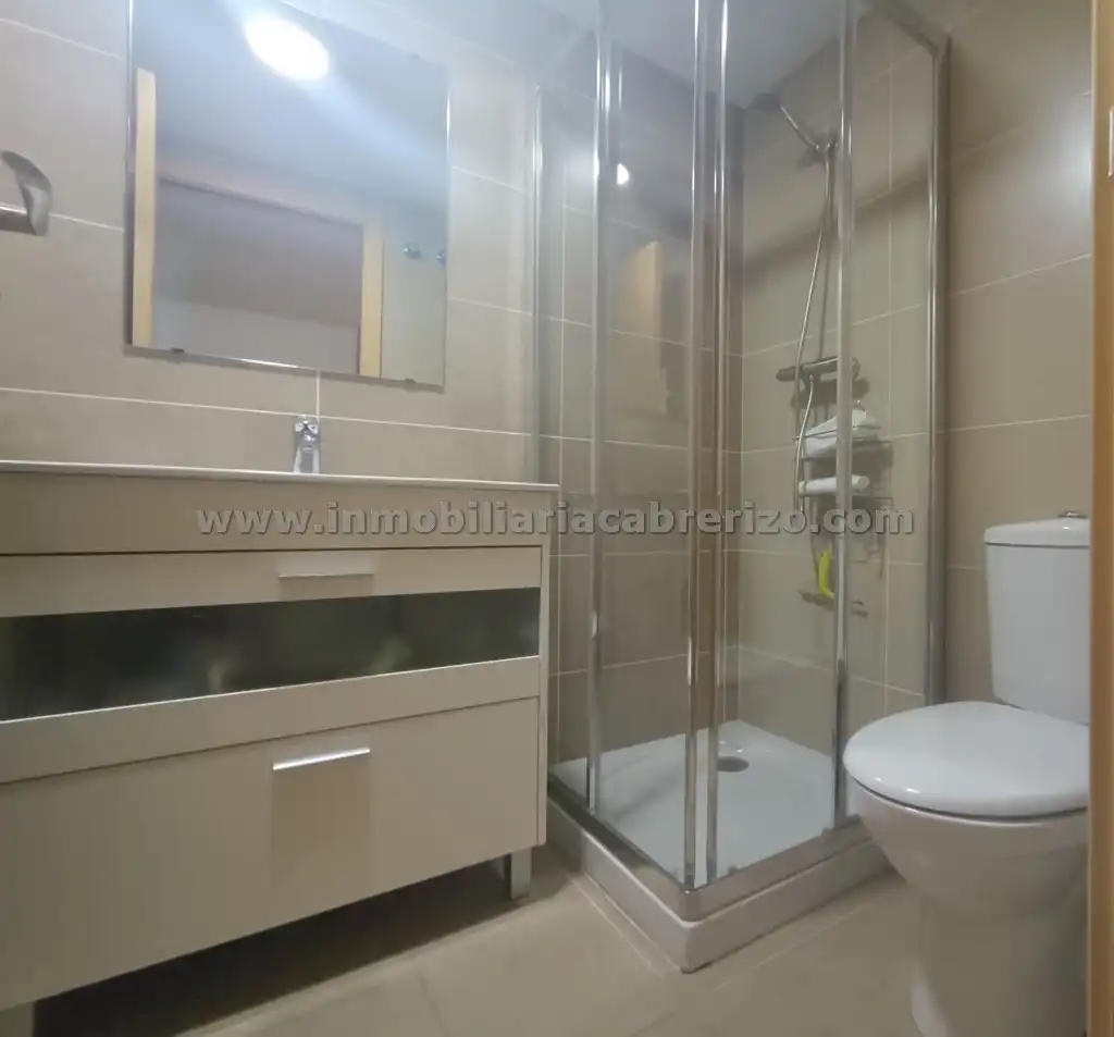 Baño de Apartamento en venta en  Logroño con Aire acondicionado, Calefacción y Parquet