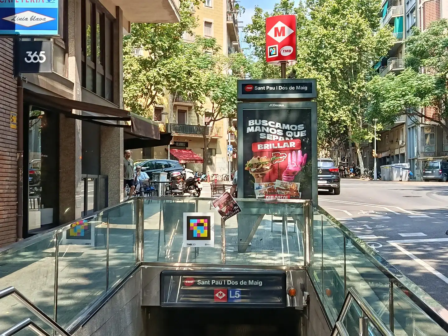 Vista exterior de Oficina en venda en Barcelona