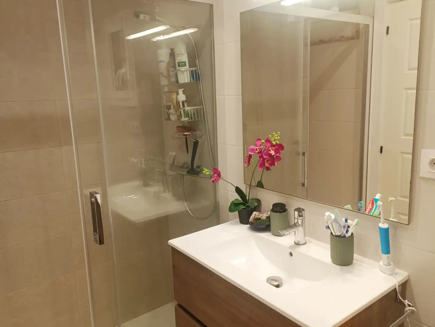 Baño de Piso en venta en L'Hospitalet de Llobregat con Aire acondicionado, Parquet y Terraza