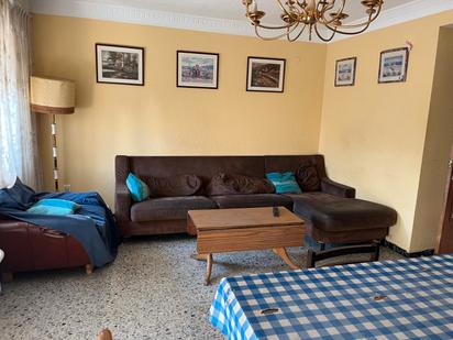 Living room of Flat to rent in  Zaragoza Capital  with Heating, Furnished and Oven