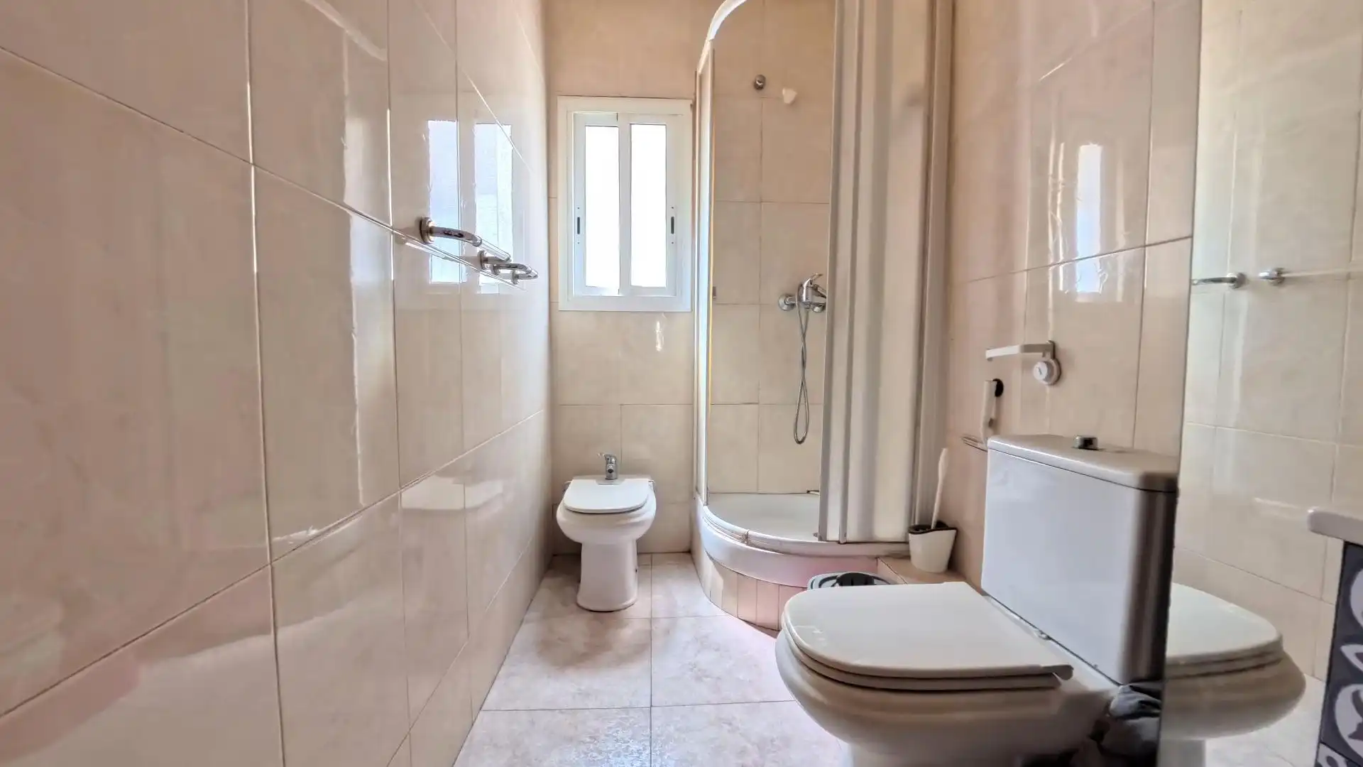 Baño de Piso en venta en Nou Barris