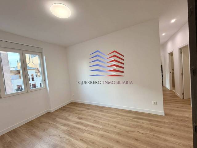 Piso en Alquiler en Calle Narváez en Ibiza de Madrid