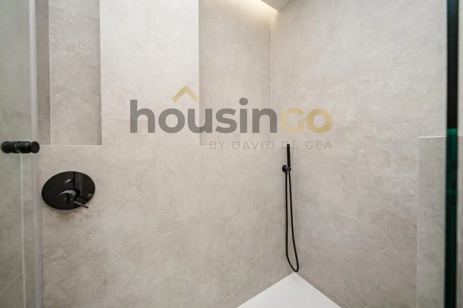 Baño de Piso en venta en Madrid con Aire acondicionado, Calefacción y Amueblado