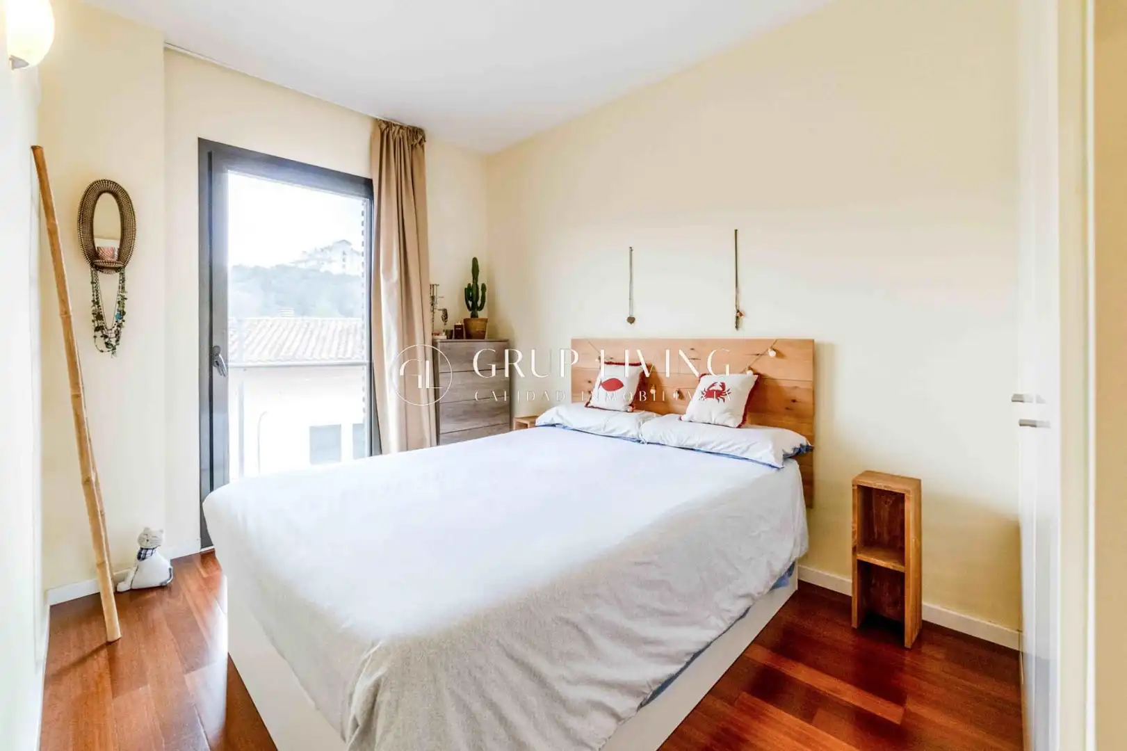 Bedroom of Flat for sale in Sitges  with Air Conditioner, Heating and Parquet flooring