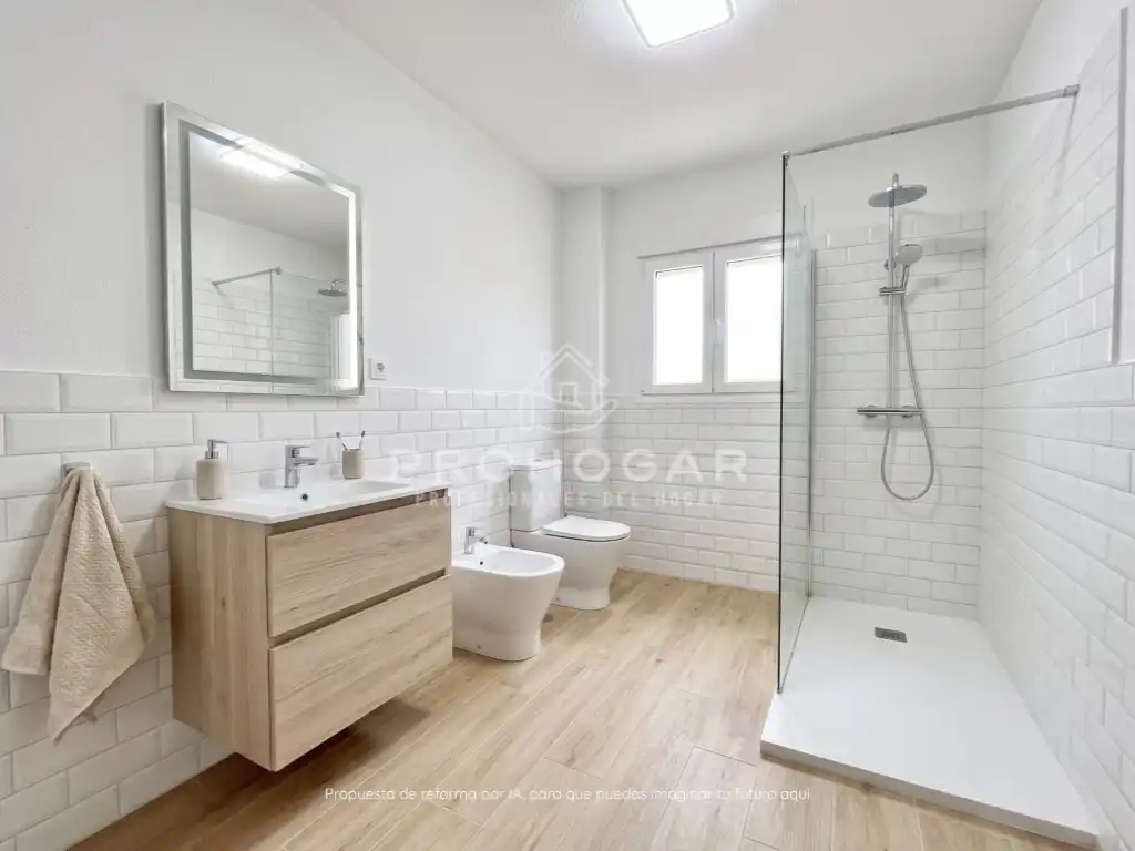 Bathroom of Houses for sale in Bustarviejo