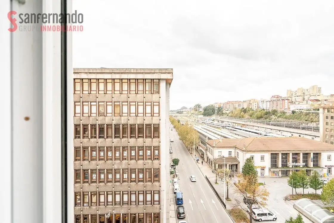 Vista exterior de Pis en venda en Santander amb Calefacció