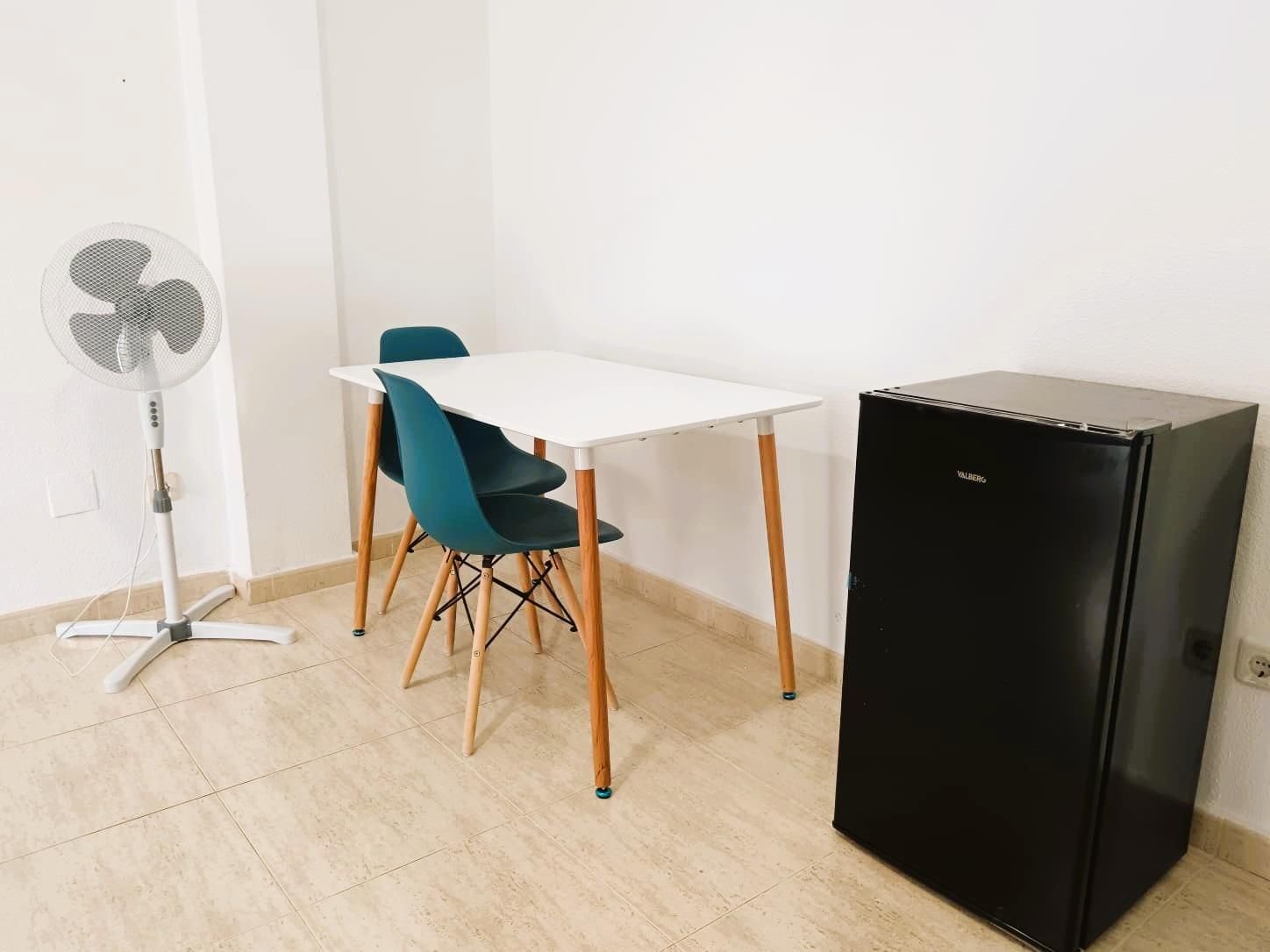 Menjador de Pis per a compartir en Orihuela amb Terrassa i Traster