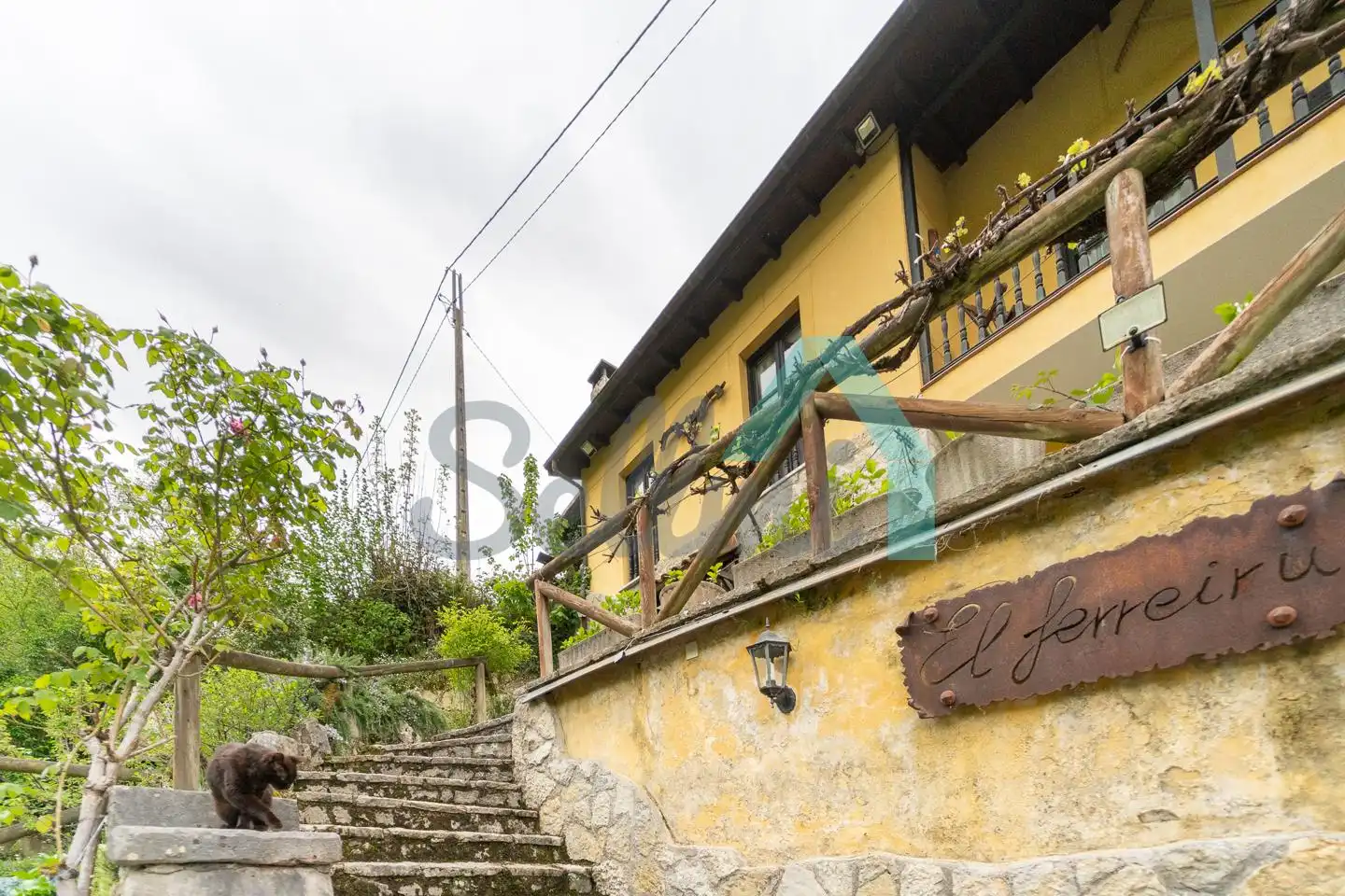 Vista exterior de Casa o chalet en venta en Quirós con Calefacción, Jardín privado y Terraza