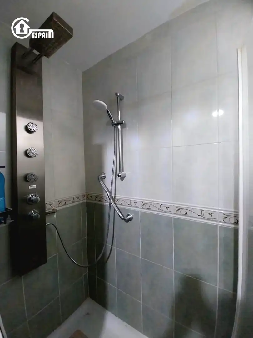 Bathroom of Flat for sale in Madrid  with Air Conditioner, Heating and Terrace