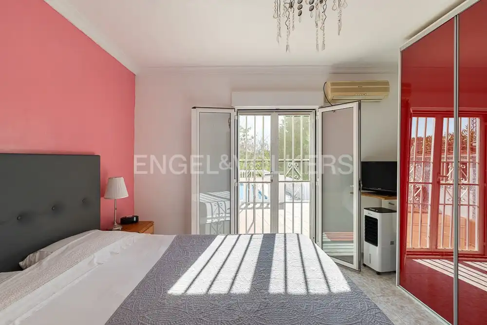 Habitación de Casa o chalet de alquiler en Turís con Aire acondicionado, Calefacción y Jardín privado