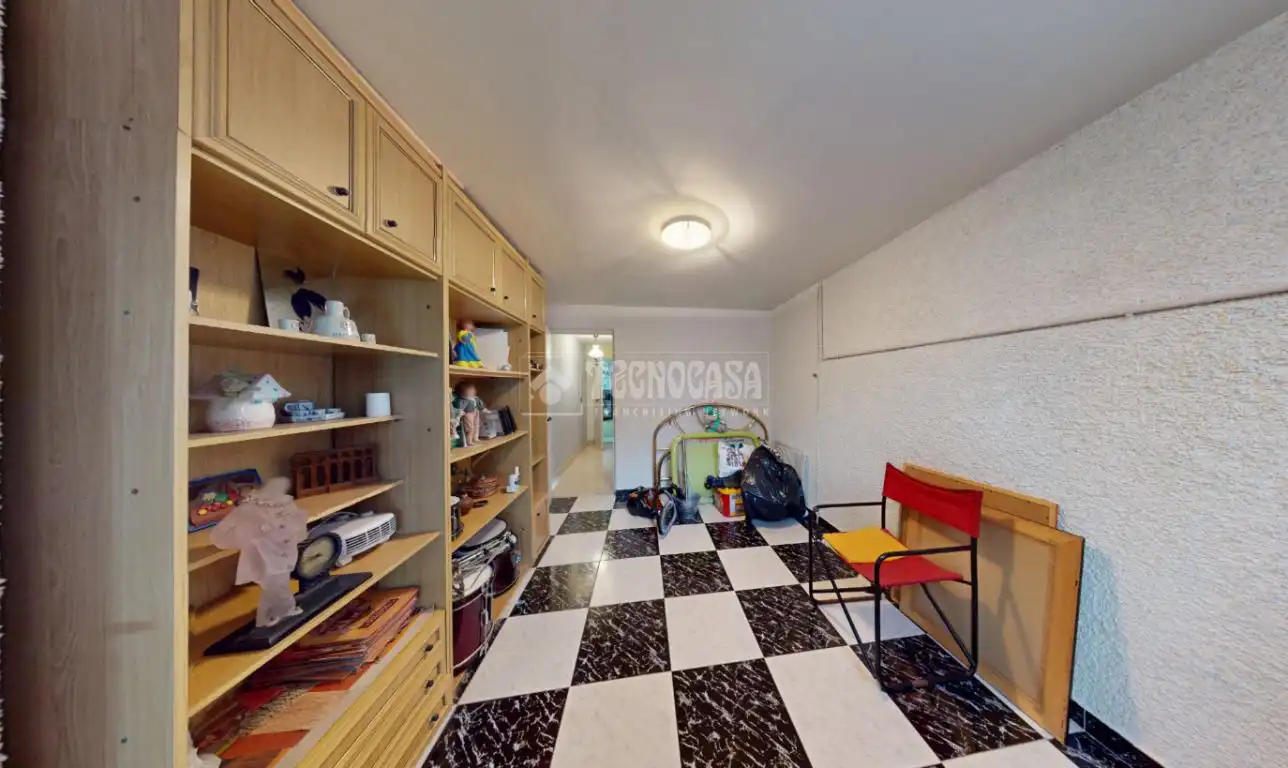Einfamilien-Reihenhaus zum Verkauf in Leganés mit Heizung, Parkett und Terrasse