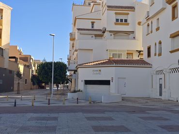 Local comercial en alquiler en Roquetas de Mar ciudad