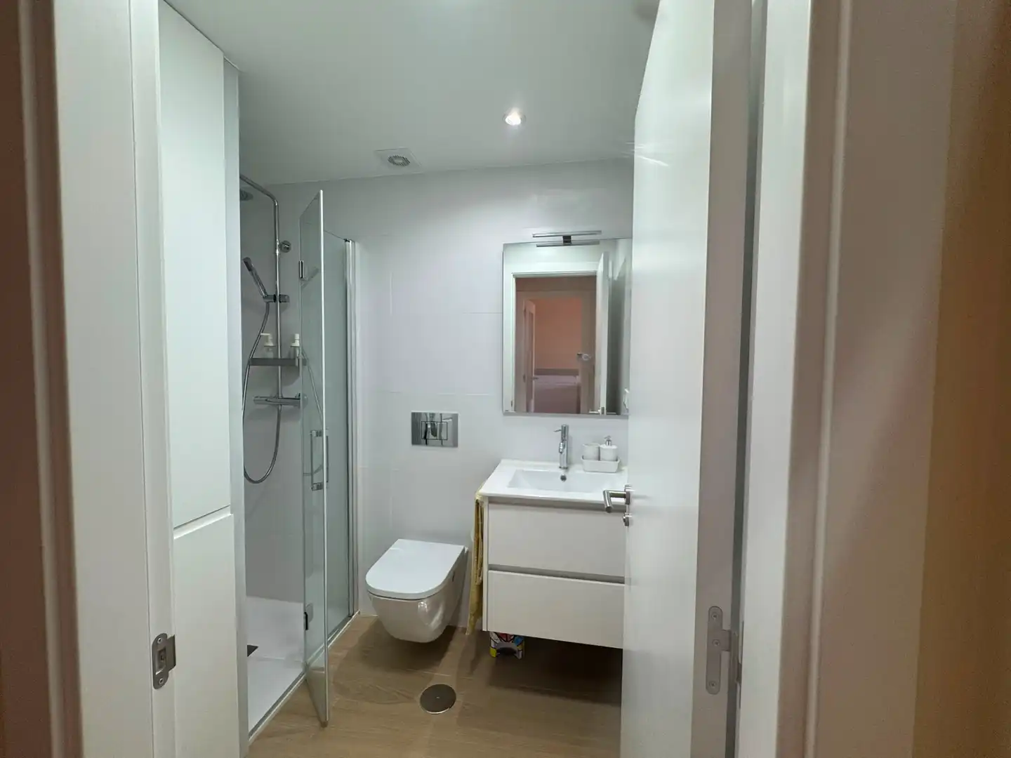 Bany de Apartament de lloguer en Porto do Son amb Calefacció, Terrassa i Moblat