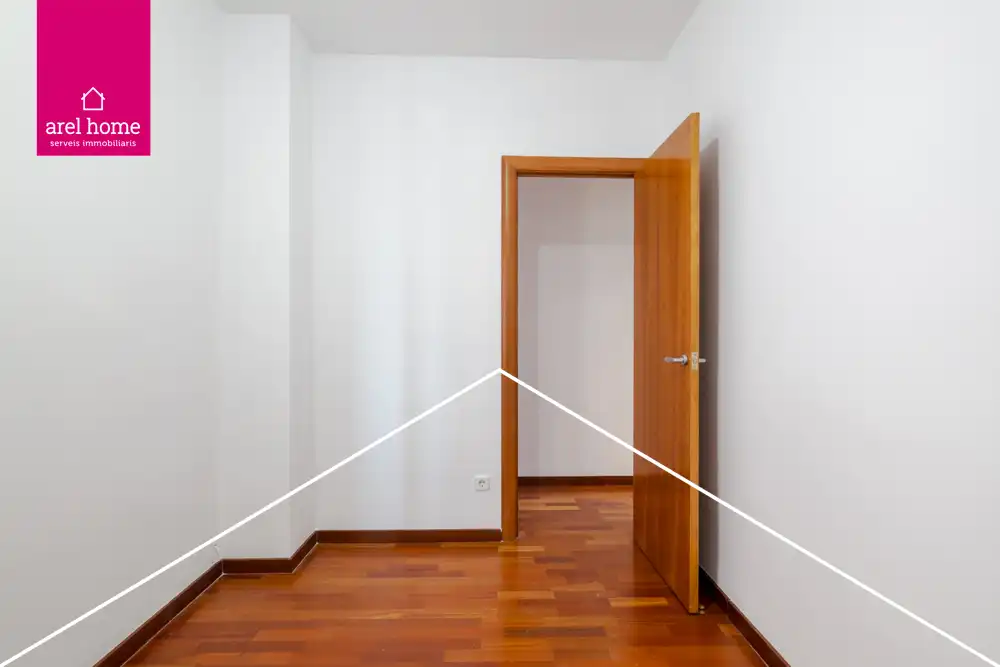 Habitación de Piso en venta en Esplugues de Llobregat con Calefacción, Parquet y Balcón